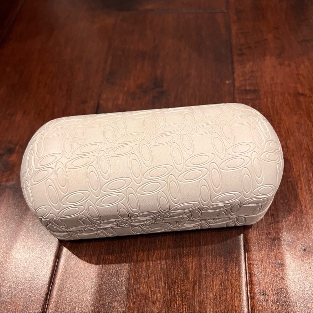 Oakley Embossed Oval Pattern White Sunglasses Case - image 1